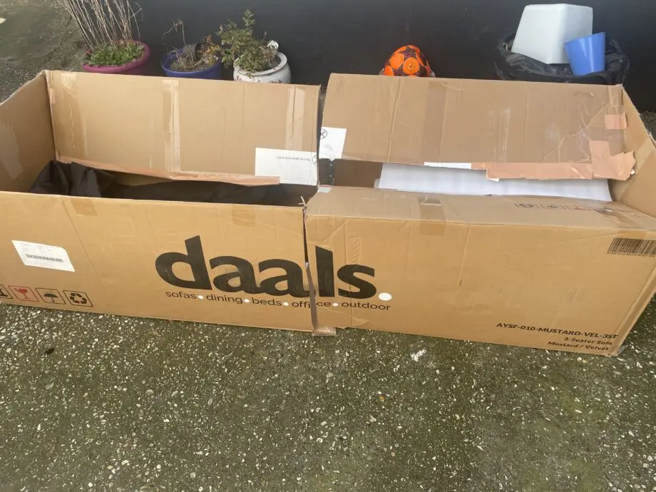 Brand new Daals 3 seater velvet sofa