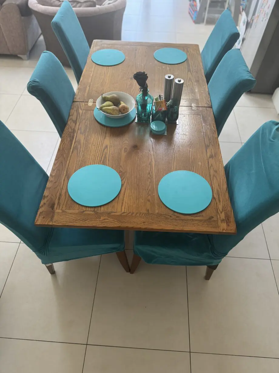 Dining Table & 4 Chairs