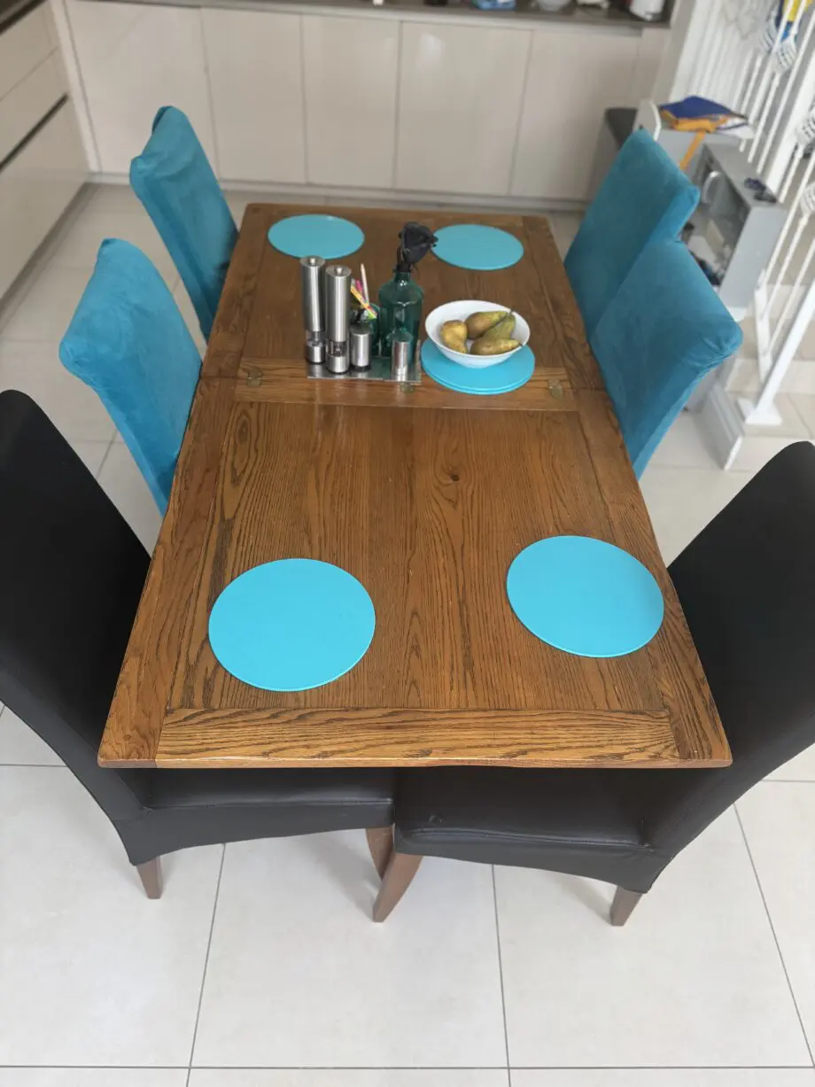 Dining Table & 4 Chairs