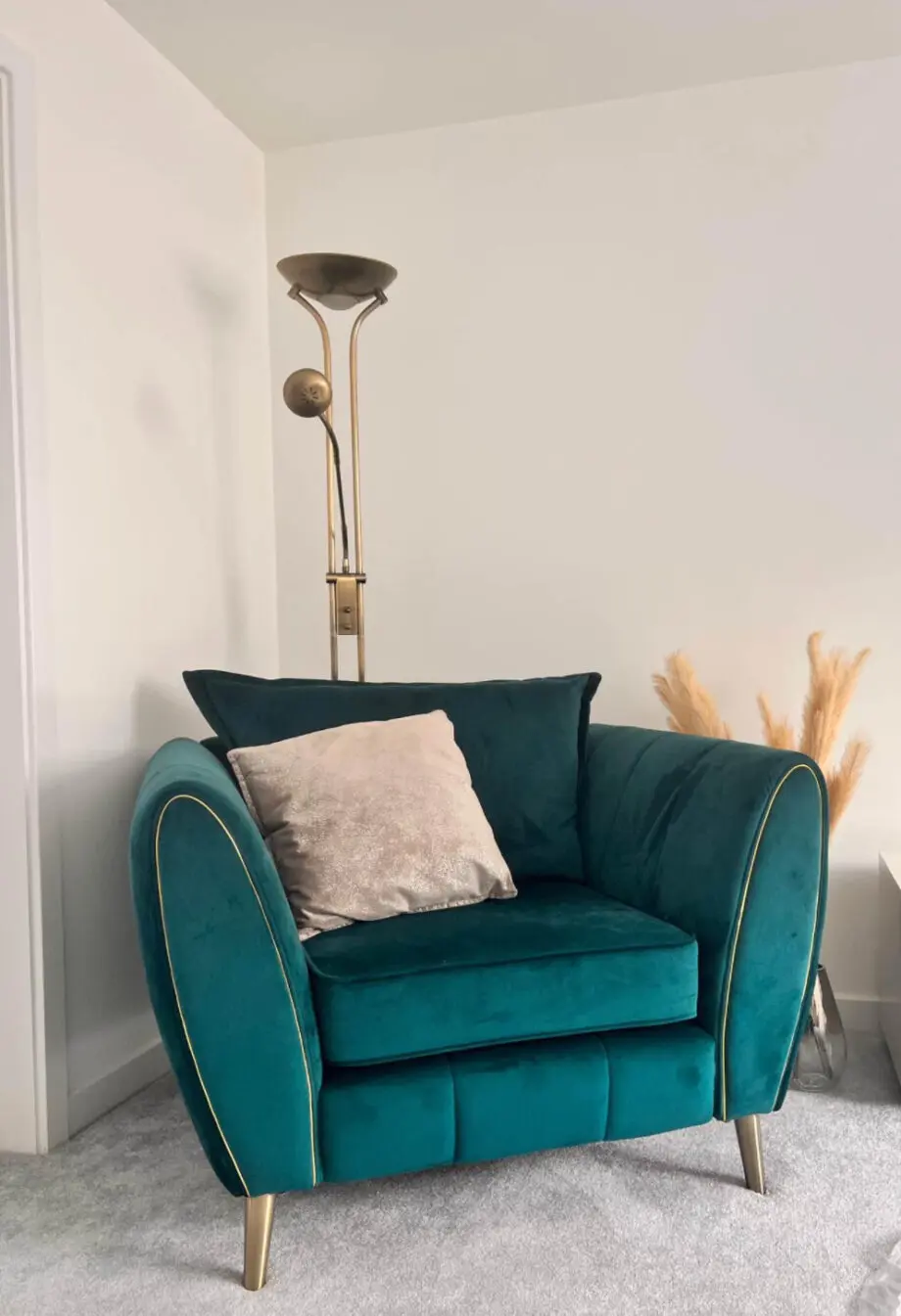 Sofology Gabrielle Love Seat Chair