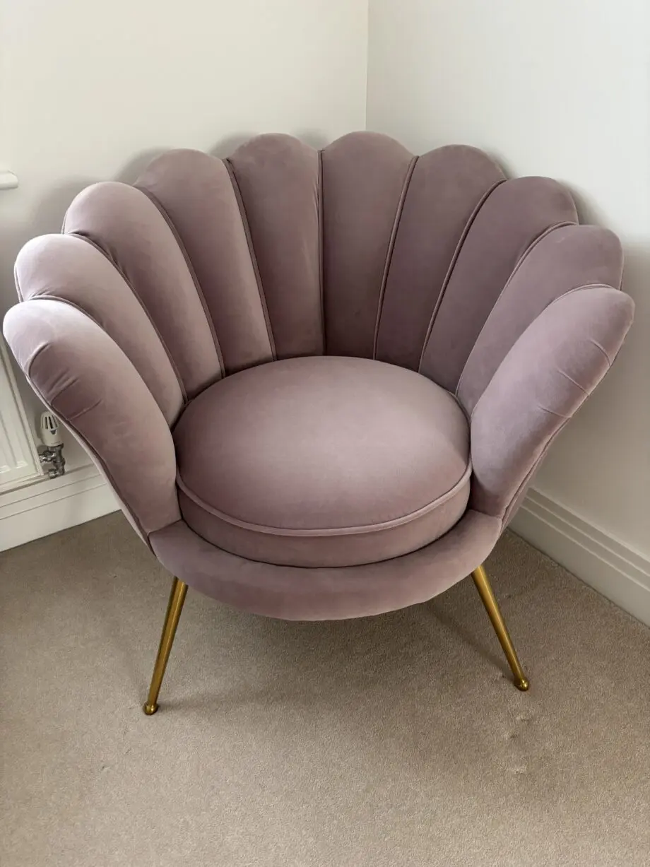 2 Modern velvet armchairs in blush pink