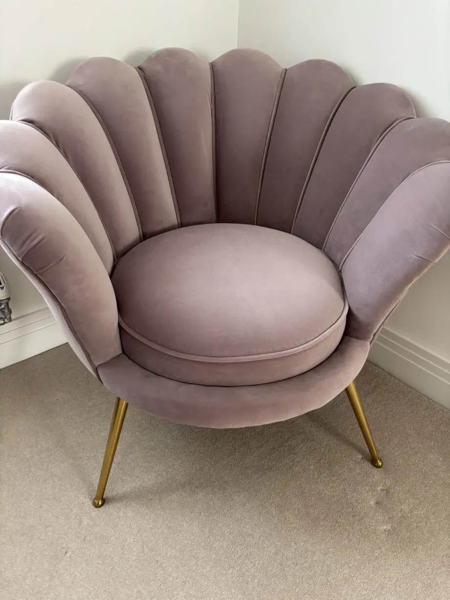 2 Modern velvet armchairs in blush pink