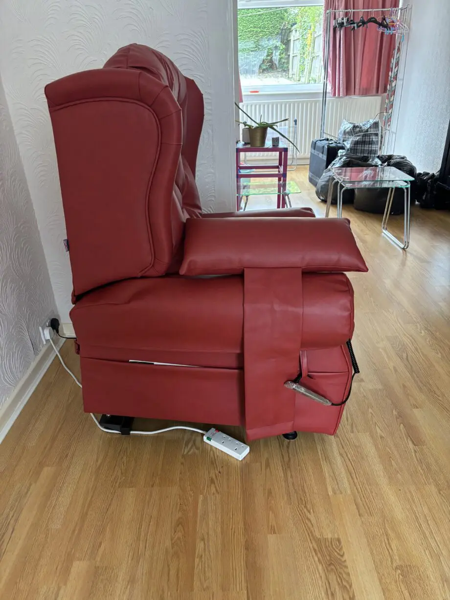 Willowbrook Maroon Newhampton Riser Recliner - Button Back Riser Recliner