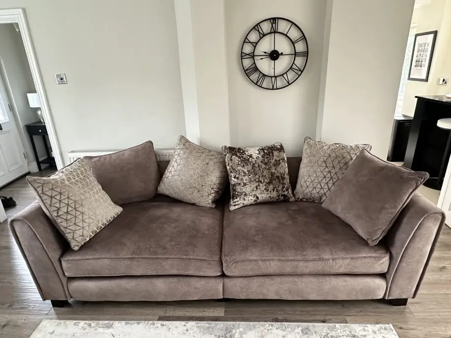 Stunning, like new, Ariana 4 Seater Fabric Pillow Back Split Frame Sofa - Furniture Village