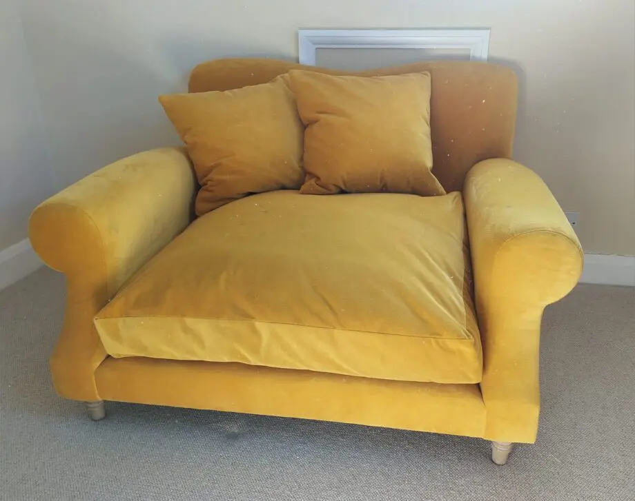 Loaf Pollen Love Seat