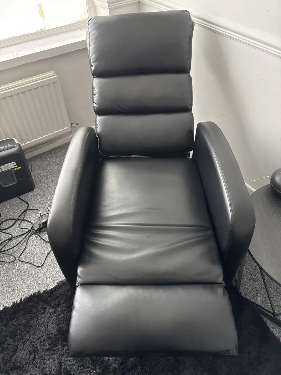 *ACCESSIBLE FAUX LEATHER BLACK RECLINER SOFA* FLEXISPOT XL3: Electric Armchair with Massage and Heating Function