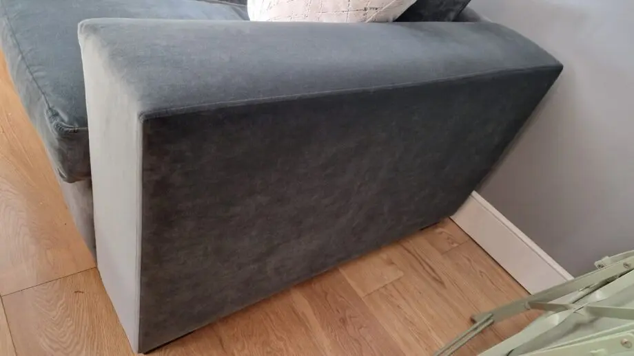 Raft Manhattan Sofa in Excellent Condition