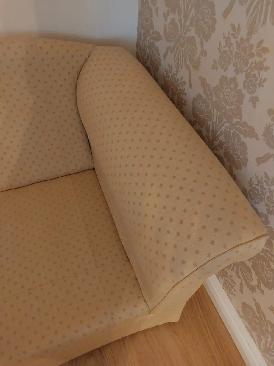Laura Ashley 3 and 2 seater sofas. Colour cream & gold. But colour is more like a very pale yellow. The photo of the sofa has come out 'slightly' darker in the photo due to the the lack of light in our lounge.