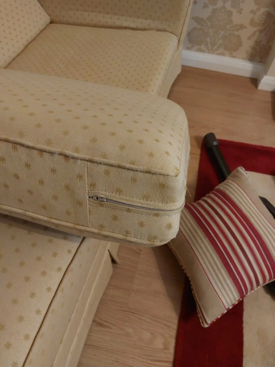 Laura Ashley 3 and 2 seater sofas. Colour cream & gold. But colour is more like a very pale yellow. The photo of the sofa has come out 'slightly' darker in the photo due to the the lack of light in our lounge.
