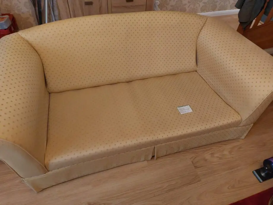 Laura Ashley 3 and 2 seater sofas. Colour cream & gold. But colour is more like a very pale yellow. The photo of the sofa has come out 'slightly' darker in the photo due to the the lack of light in our lounge.