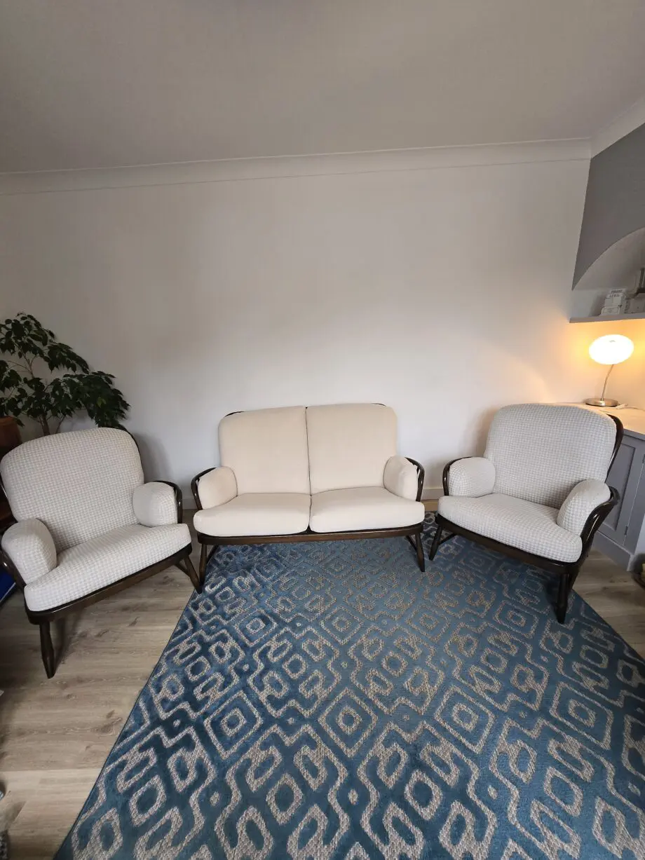 ERCOL 766 Jubilee 2 seat sofa and 2 armchairs - Manufactured 1980s