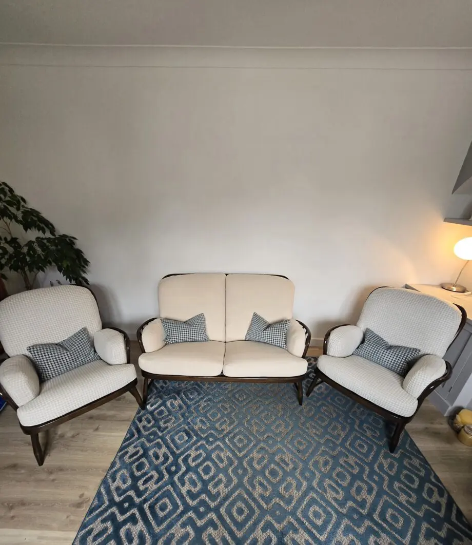ERCOL 766 Jubilee 2 seat sofa and 2 armchairs - Manufactured 1980s