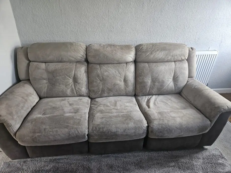 DFS 3st power recliner sofa