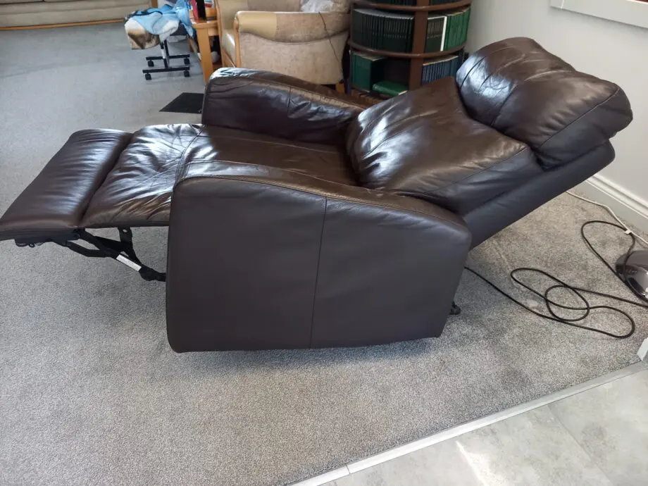 RECLINER ELECTRIC CHAIR