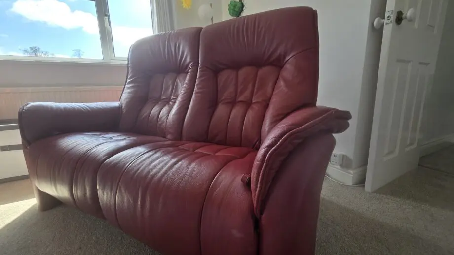 Fishpools Red Himolla rhine 2.5 seater leather recliner