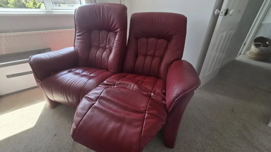 Fishpools Red Himolla rhine 2.5 seater leather recliner