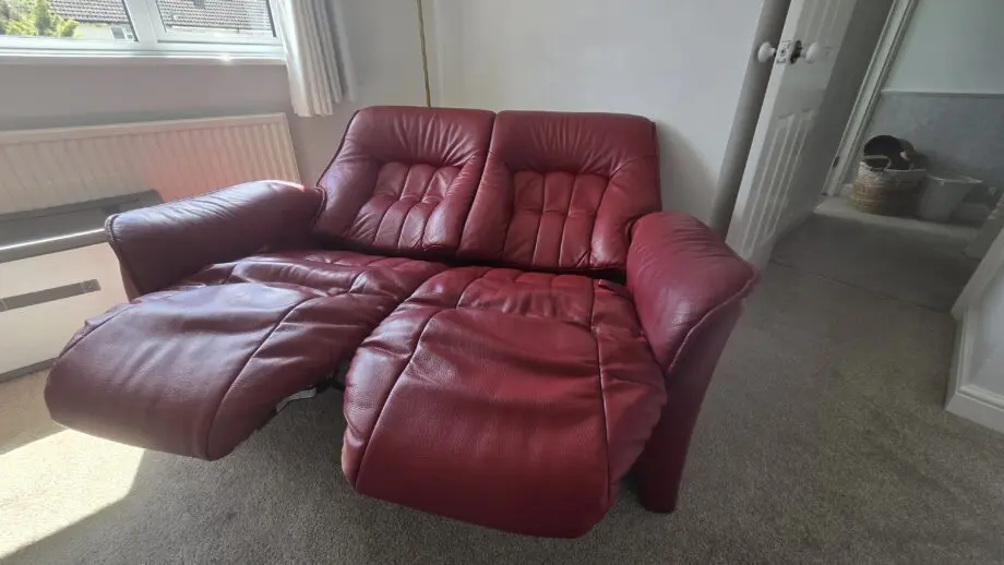 Fishpools Red Himolla rhine 2.5 seater leather recliner