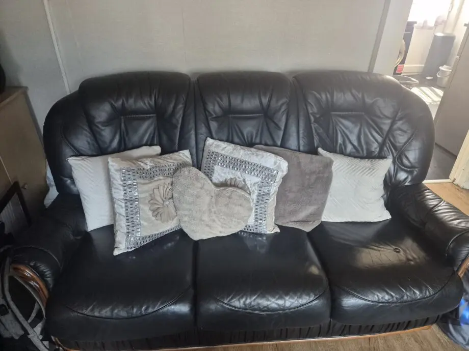 Black leather sofa 2 seater 3 seater
