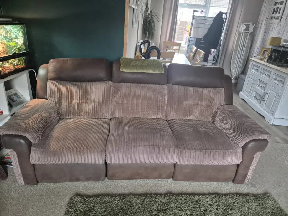 4seater mainuel recliner and 2 seater electric recliner