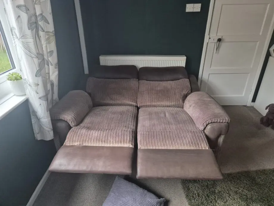 4seater mainuel recliner and 2 seater electric recliner