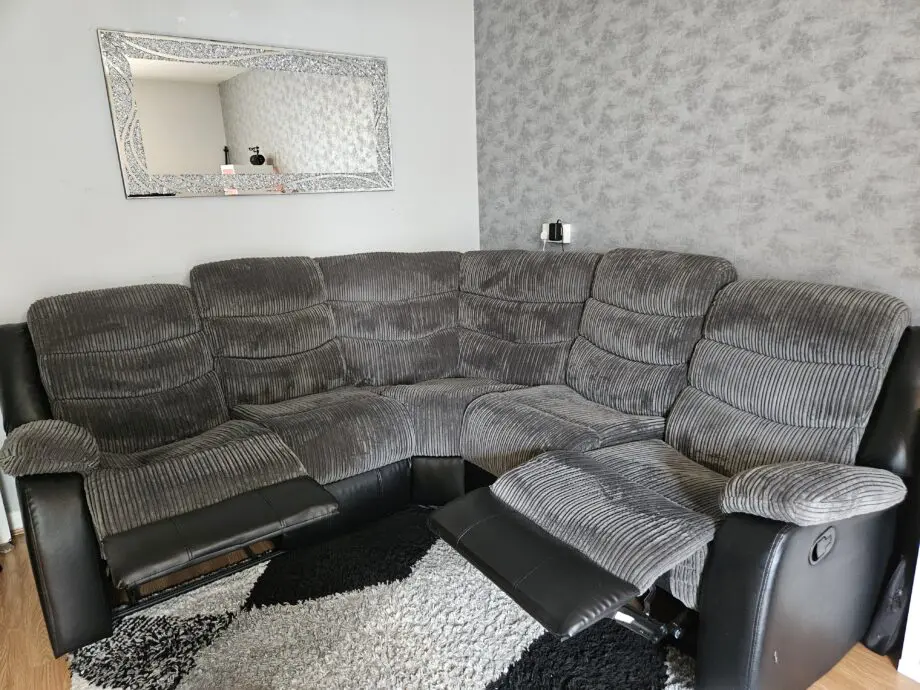 Corner sofa recliner