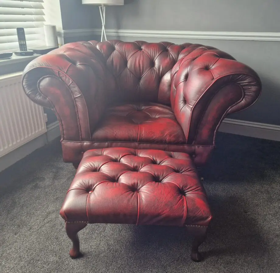 Chesterfield Antique Leather (Antique Red) The 1931 2-seater sofa, arm chair and 2 footstools
