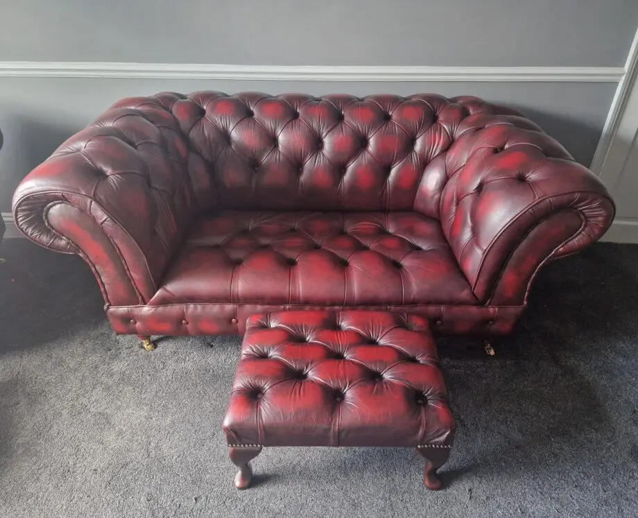 Chesterfield Antique Leather (Antique Red) The 1931 2-seater sofa, arm chair and 2 footstools