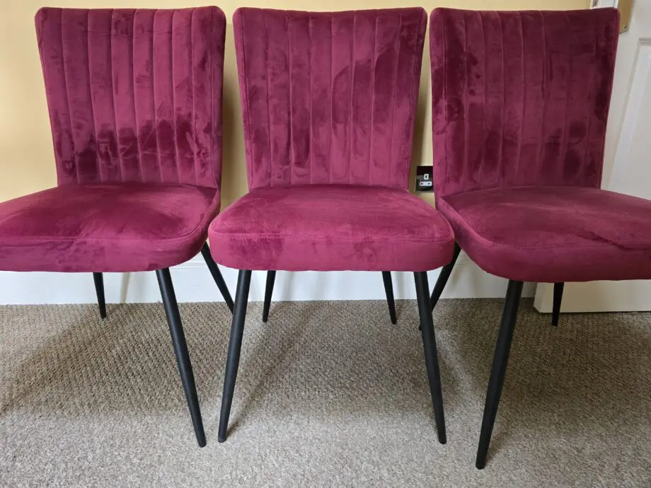3x Velvet chairs + glass dining table