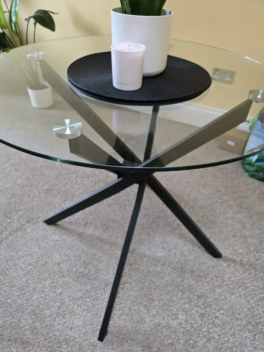 3x Velvet chairs + glass dining table