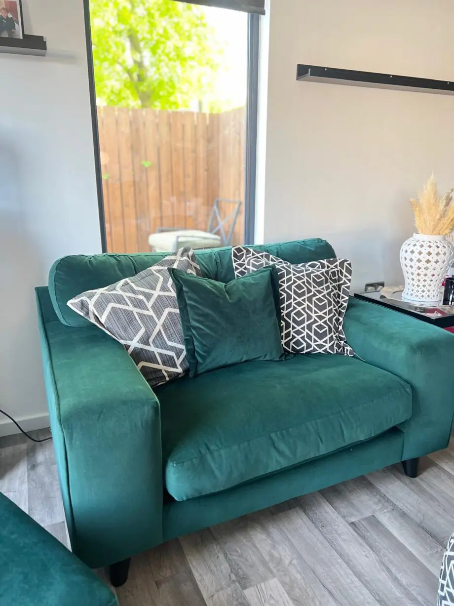 Emerald Green Velvet Sofa Set – 3-Piece Bundle with Ottoman