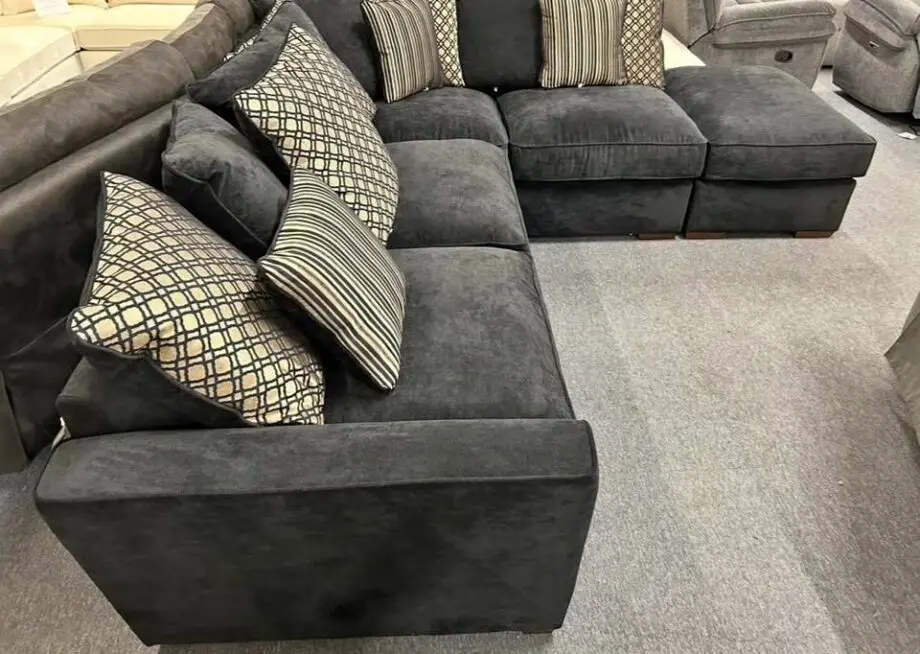 5 seater sofa for sale in Grey