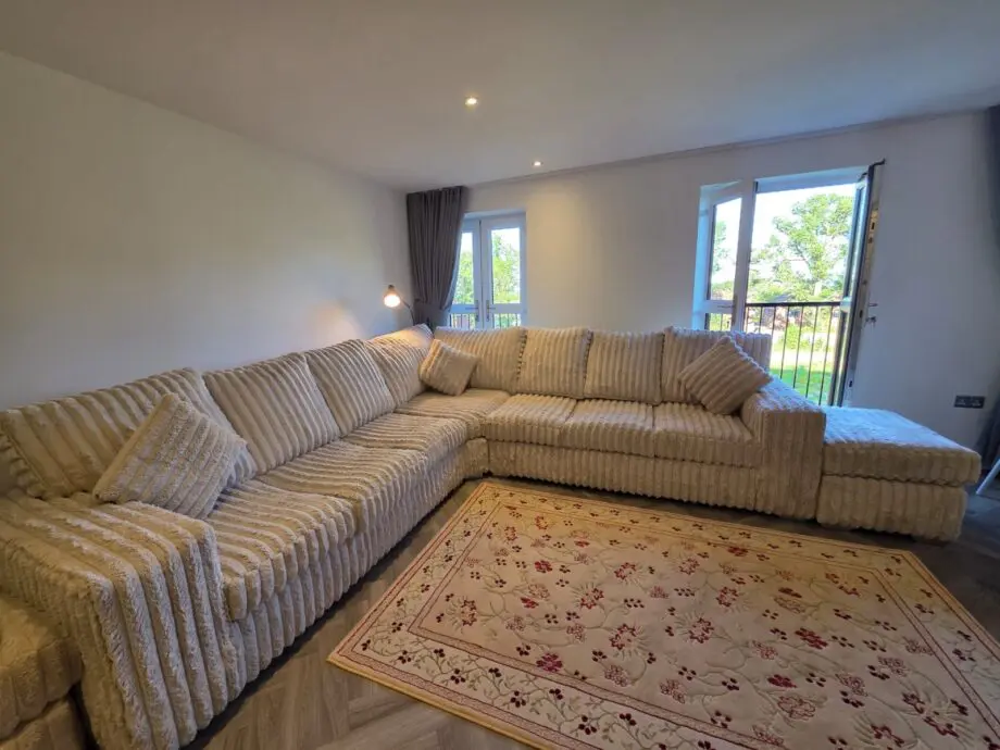 White/Cream 7 Seater Corner Sofa