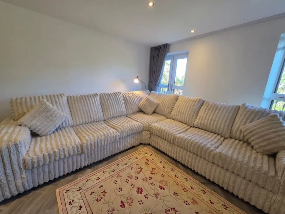 White/Cream 7 Seater Corner Sofa
