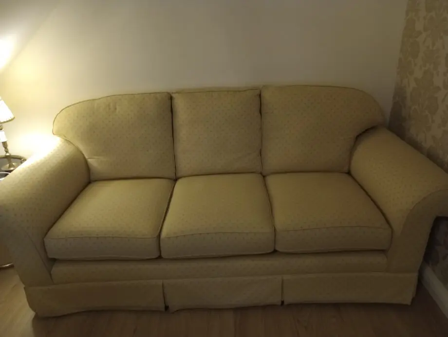 Laura Ashley 3 and 2 seater sofas. Colour cream & gold. But colour is more like a very pale yellow. The photo of the sofa has come out 'slightly' darker in the photo due to the the lack of light in our lounge.