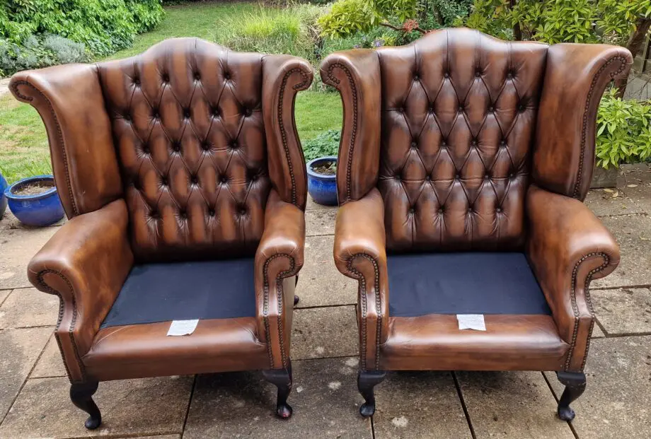 CHESTERFIELD SAXON LEATHER SUITE (sofa, 2 armchairs and footstool)