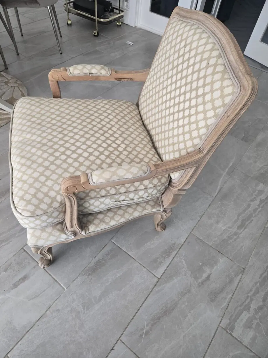 *Elegant French-Style Armchairs – Pair*