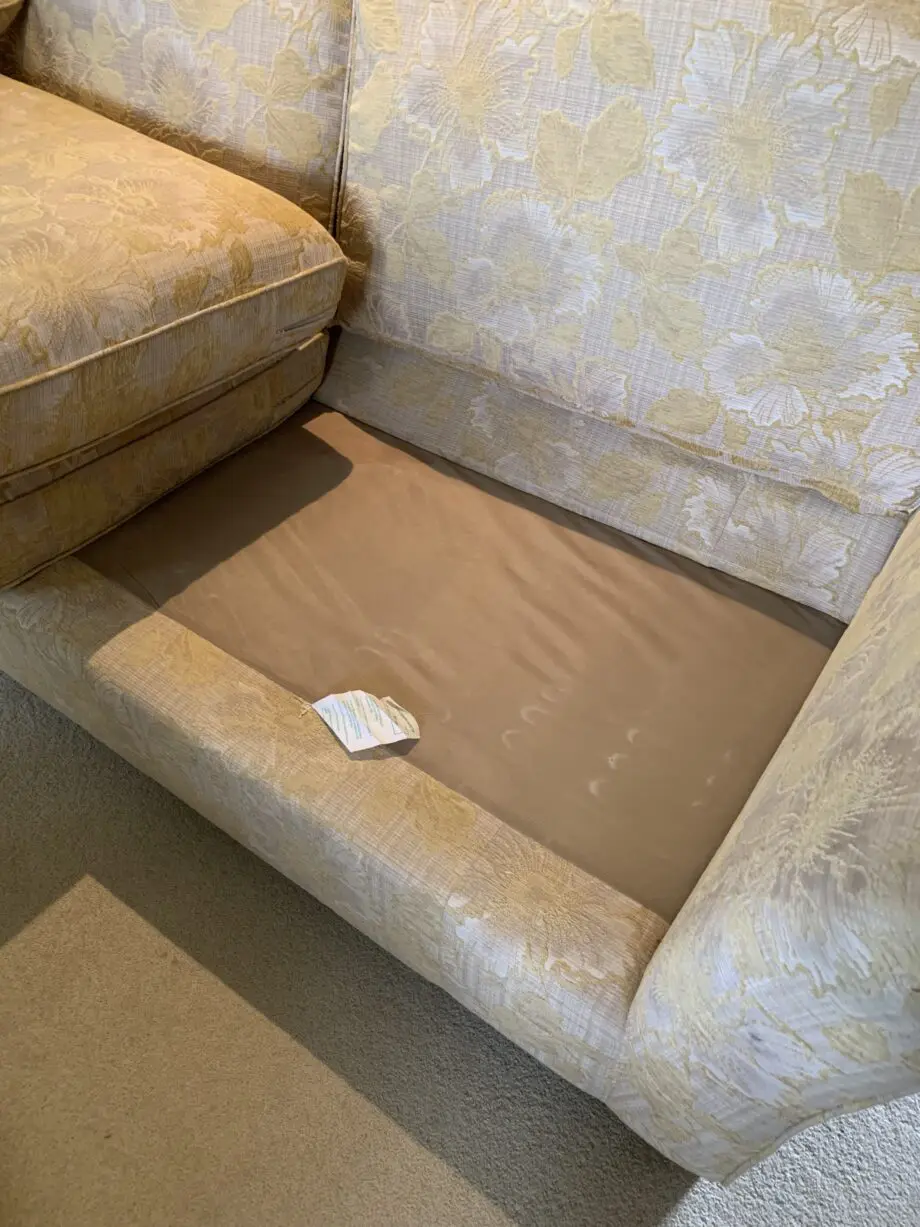 THREE SEATER SETTEE
