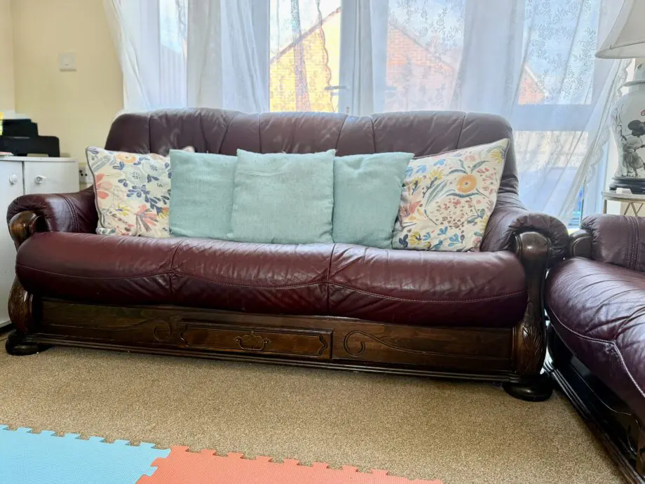 Scs 3 seater leather maroon sofa
