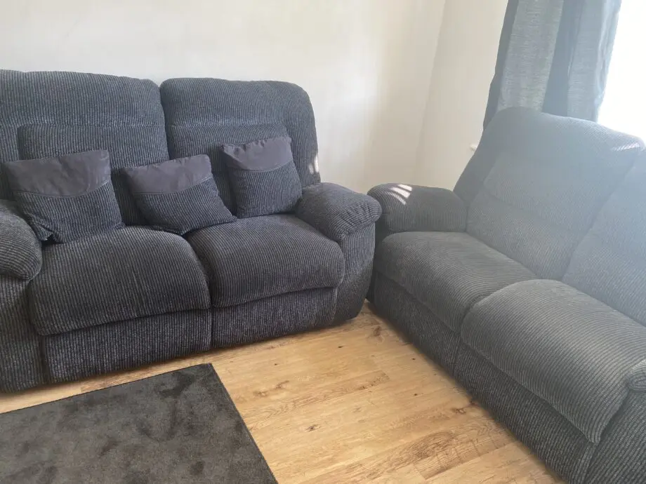 La-z-boy - Grey 2 seater sofa