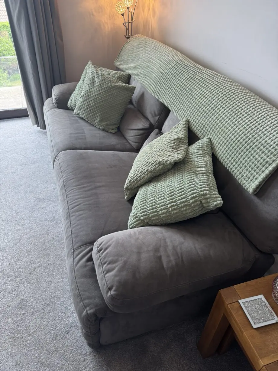 3 Seater sofa - Electric Recliner