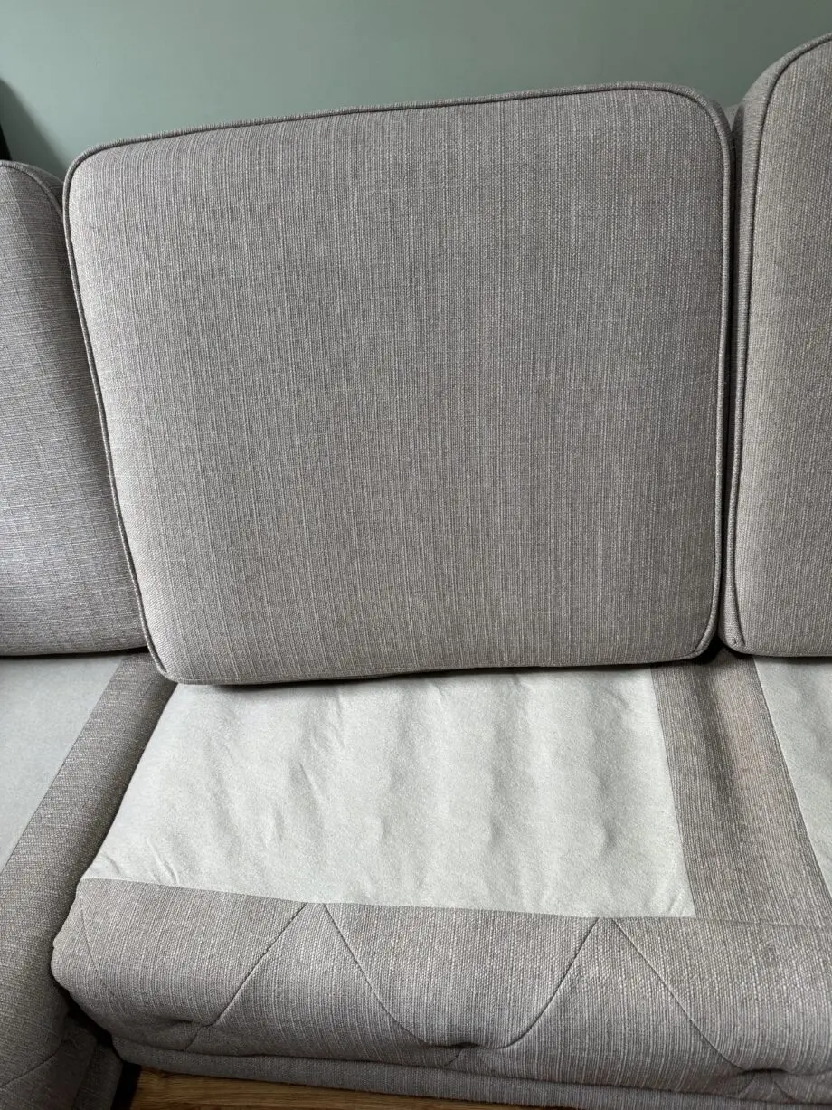 **‼️ R-Corner Chesterfield Sofa + Footstool‼️**
