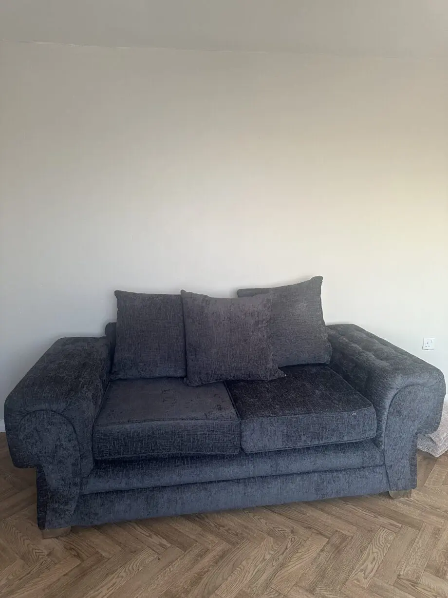 Grey sofa amazing condition only had it since December