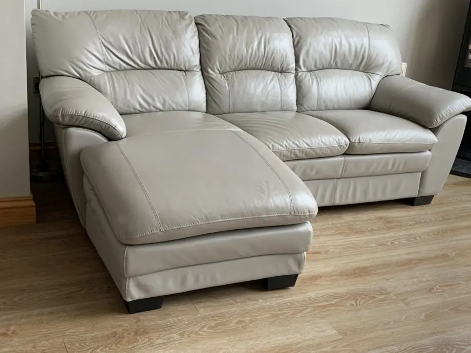 3 Seater Leather Sofa / lefthand chaise seat