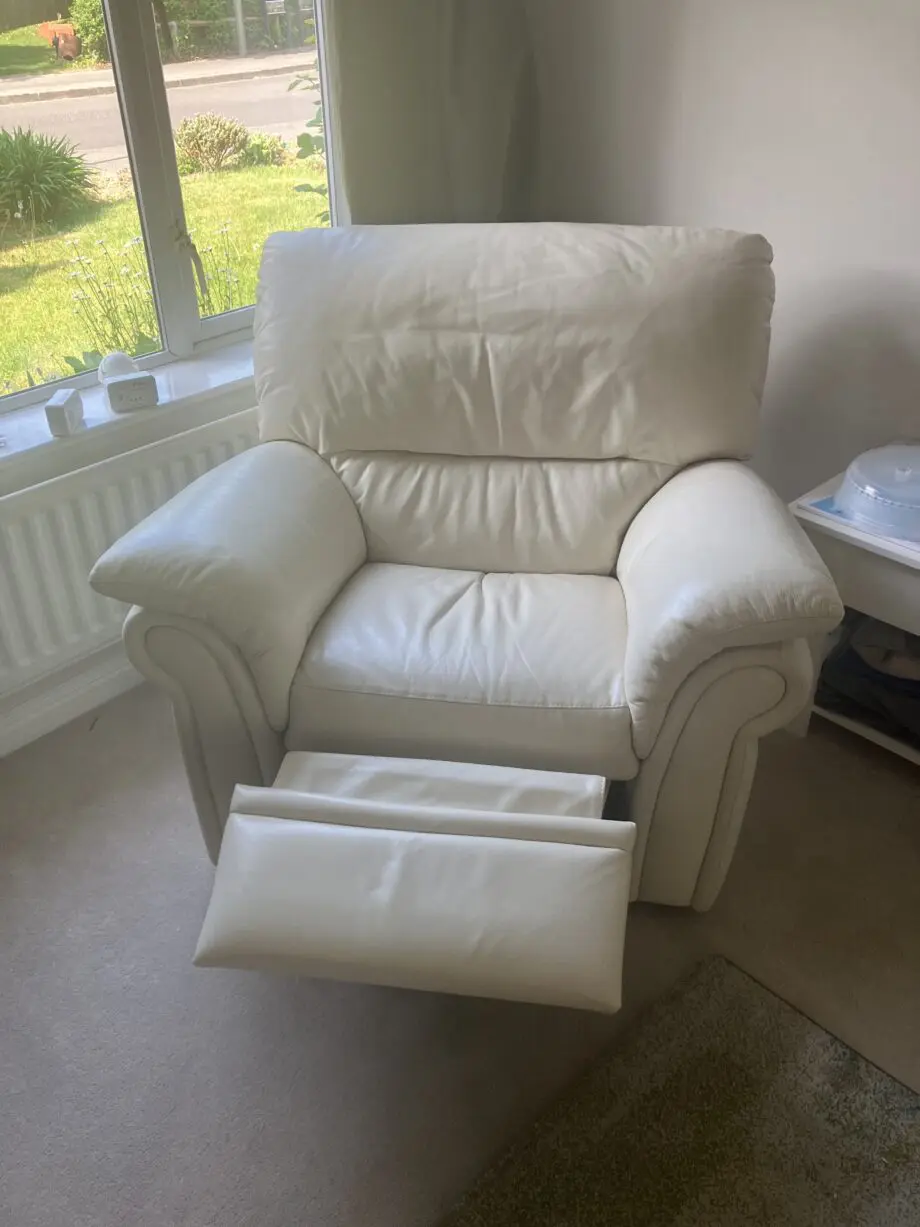Cream faux leather 3 seater recliner sofa with 2 matching recliner armchairs