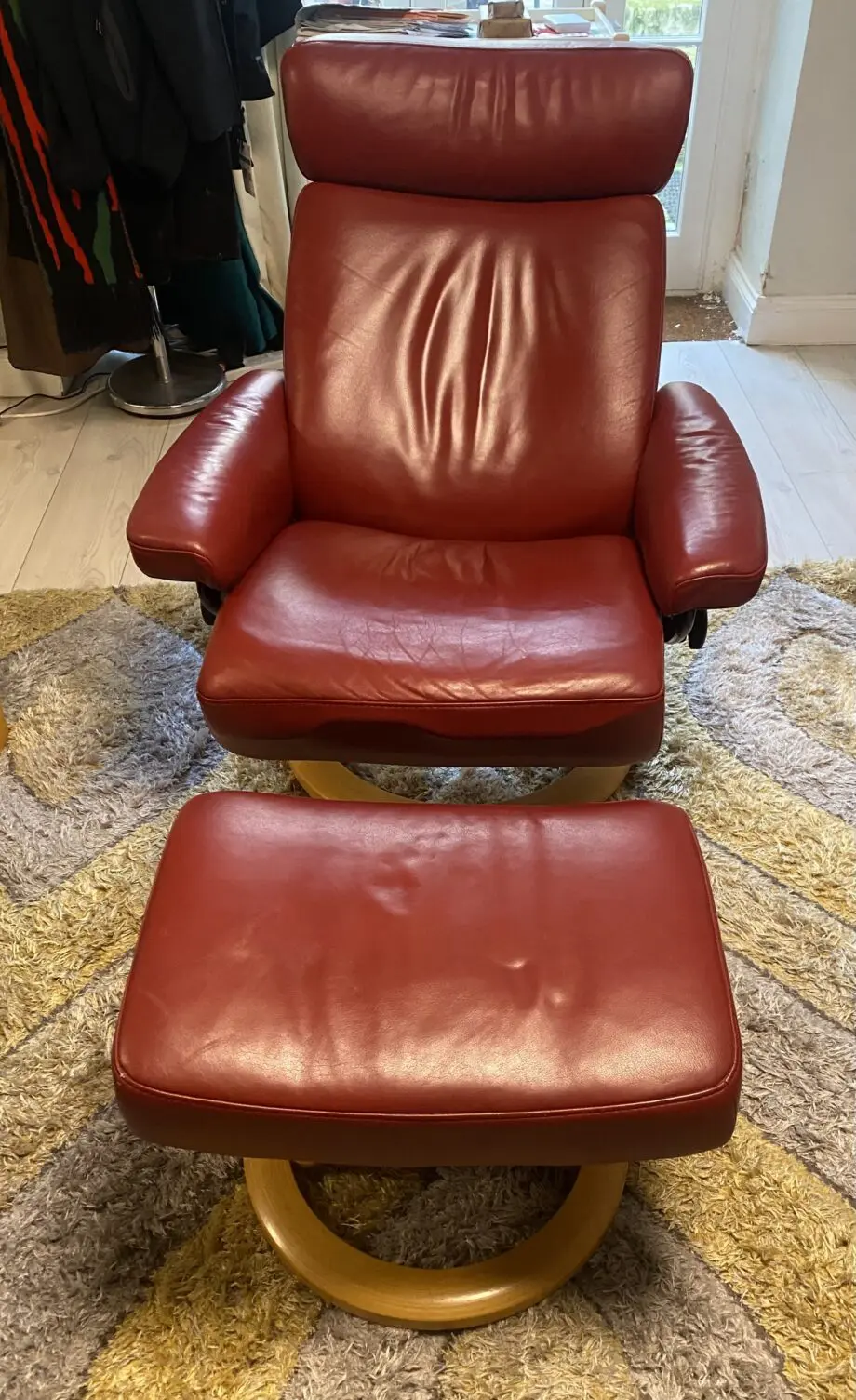 Ekornes Stressless mid-century set in red - reclining chair, footstool & 2-seat sofa