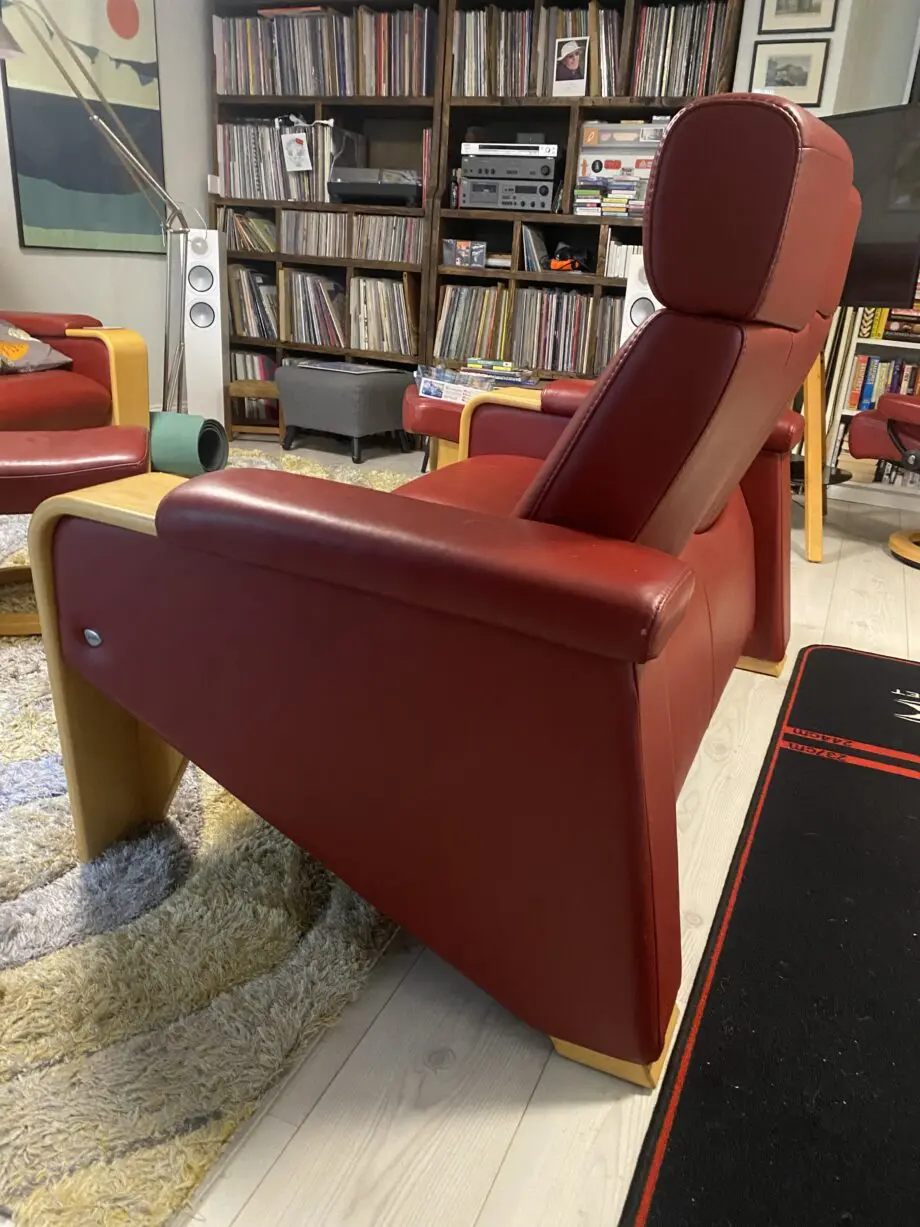 Ekornes Stressless mid-century set in red - reclining chair, footstool & 2-seat sofa
