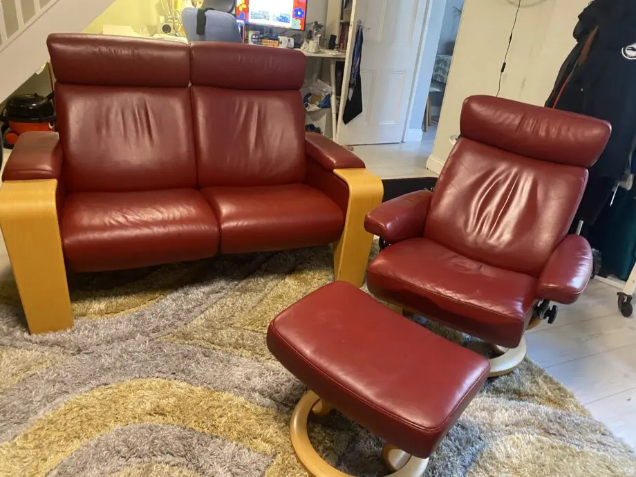 Ekornes Stressless mid-century set in red - reclining chair, footstool & 2-seat sofa