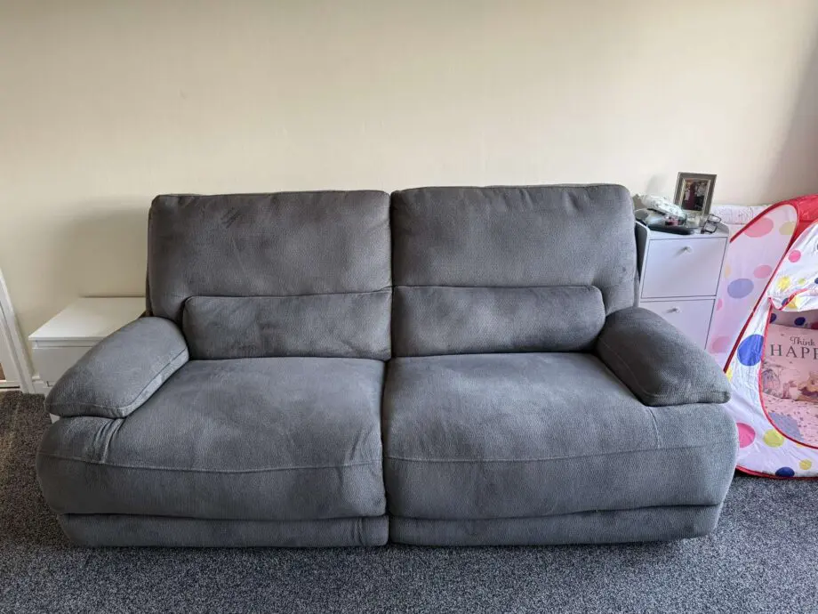 Dfs mallow 3 seater power recliner + usb charging