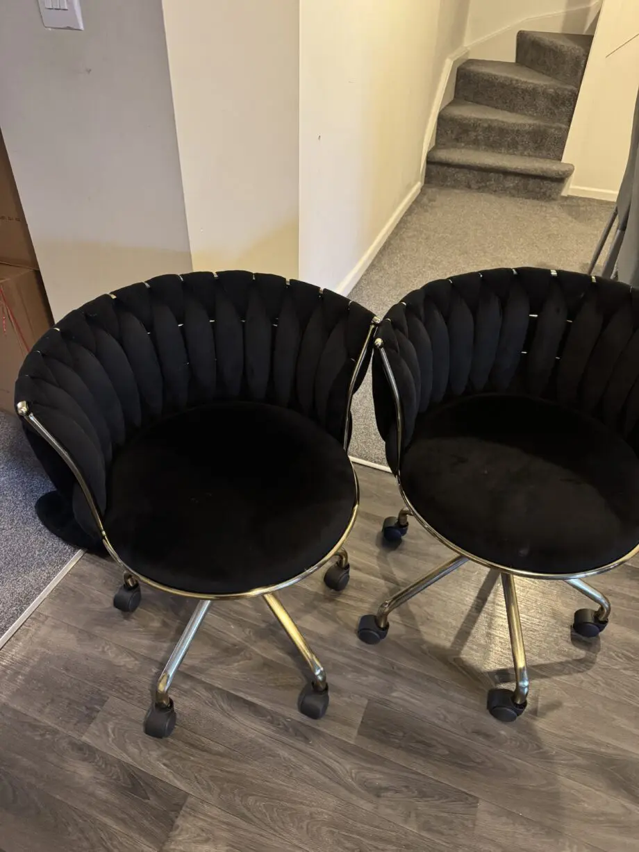 Luxury Velvet Shell Chairs – Gold Base, Swivel Design (Set of 3)