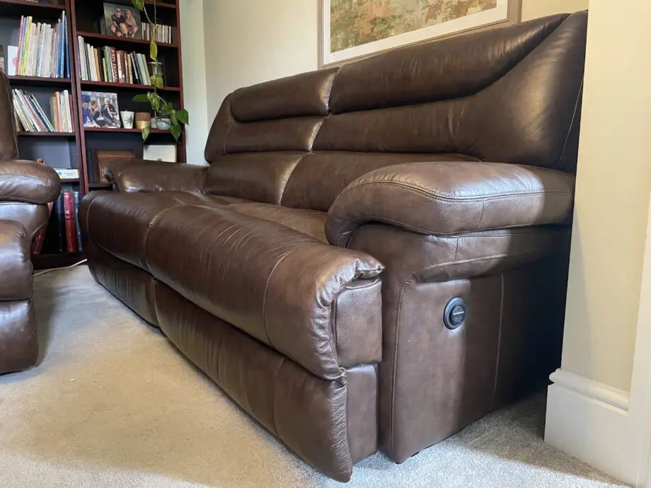 La Z boy brown leather power recliners